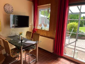 Appartamento totalmente attrezzato con sauna, terrazza e giardino | Vista sul giardino - Image 4