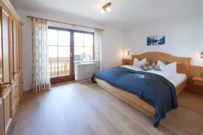 Family-oriented beautiful apartment - Image 4