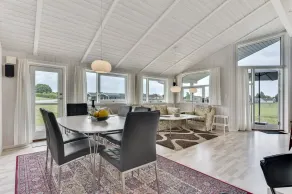Voll ausgestattetes Ferienhaus mit Terrasse, Grill und Whirlpool | Haustiere sind willkommen - Image 4
