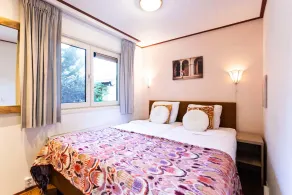Holiday park with sauna, garden & pool - Image 2