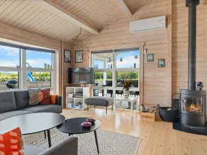 Family-friendly holiday home with barbeque, sauna & terrace | Sea view | Pets are welcome - Image 4