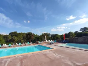Mobile home with terrace & heated pool - Image 3