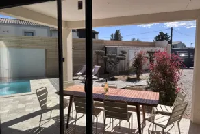 Ferienhaus mit Grill, Garten und privatem Pool - Image 3