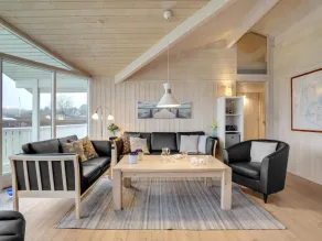 Familienorientiertes Ferienhaus mit Sauna und Terrasse - Image 5