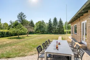 Casa con terrazza, griglia e giardino - Image 2