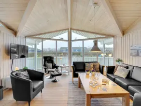 Familienorientiertes Ferienhaus mit Sauna und Terrasse - Image 3