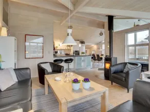 Familienorientiertes Ferienhaus mit Sauna und Terrasse - Image 4