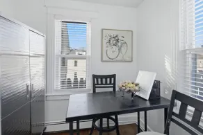 Apartment with terrace - Image 4