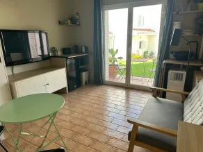 Charming studio with terrace, pool & garden | Next to the beach - Image 3