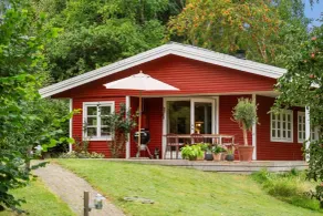 House with terrace, barbeque & garden - Image 2