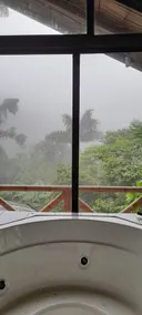 Habitación en casa de familia con piscina y jardín - Image 2