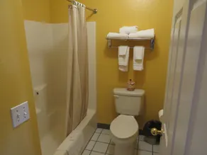 Americas Best Inn & Suites Saint George - Badezimmer
