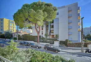 IMMOGROOM - Cozy - Balcony - AC - 400m from the beaches - Image 4
