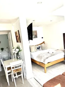 Contractors Luxurious Cozy Studio Apartment in MK - Image 5