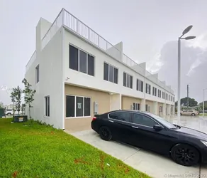Casa Grand Cielo  - NEW HOME 3 Floors with SKY Terrace near Zoo FL Keys MIA - Image 3