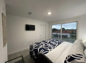 Miami Haven House - New & Modern 100% Hurricane Proof near MIA Airport, Marinas & FL Keys - Image 2