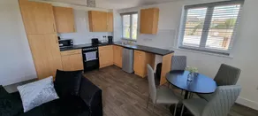 360 Serviced Accommodations - Park View Retreat - 2 Bedroom Apartment - Image 3