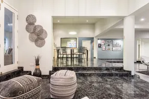 Upscale Home in Lima - Image 5