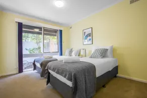 Spacious Comfortable Home in Wheelers Hill+pool - Image 3
