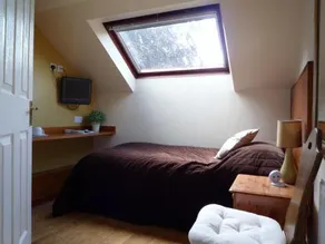 Grove Guest House - Image 4