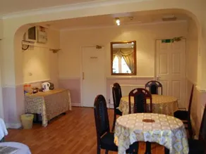 Hillingdon Lodge - Image 3