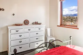La Luna: Ideal Nature Retreat to Stay Safe From Pandemic - Self Check-in - at the end of a Dirt Road on 8 Acres. Magnificent Mountain Views. Ideal for Social Distancing and Isolation! Long Stays Welcome, Super-host s - Image 2