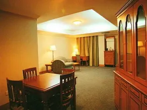 Peninsula Hotel Yichang - Image 1
