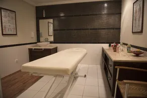 X Life Hotel - Image 4