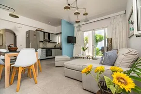 Big Blue Seafront Villa - Image 5