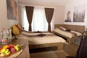 Roza Hotel Es Apartmanhaz - Image 3