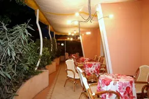 Hotel Joli - Image 4