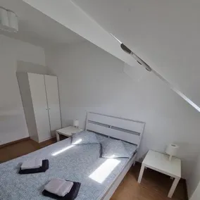Beautiful Modern Apartment - Image 5