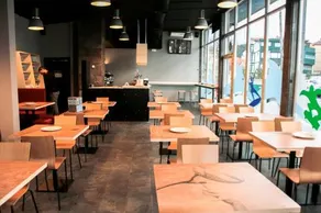Mundaka Hostel & Sport Cafe - Image 2