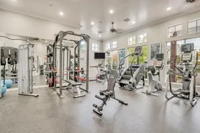 Luxury King Beds Pool Gym - Near Hill AFB - Image 4