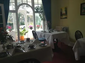 Miramar Guesthouse - Image 3