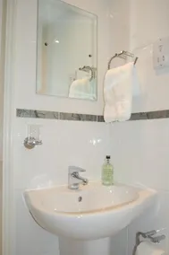 Warwick House - Image 3