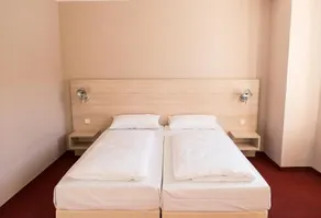 Rasthof Und Motel Hermsdorfer Kreuz - Image 2