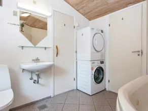 8 Person Holiday Home in Ringkobing - Image 5