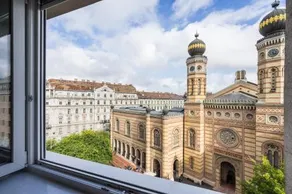 Synagogue Panorama elegant apartment with free parking - Image 2