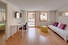 Cabana Apartments - Image 2