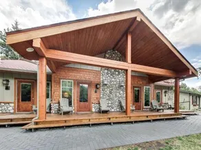 Patricia Lake Bungalows - Image 2