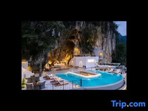 Wanfeng Lake Fengxi · Cave | Hidden Luxury Jin Homestay - Image 2