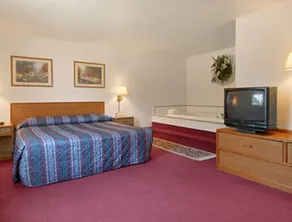 Super 8 by Wyndham Lisbon - Image 2