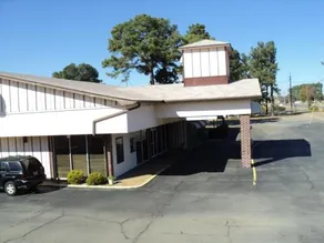 Relax Inn and Suites - Image 3