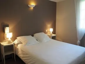 Auberge De La Tour - Image 2
