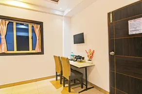 G R Hospitality By OYO Rooms - Image 4