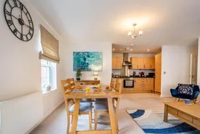 The Augustine - Modern two Bed Ground floor apartment with parking - Image 2