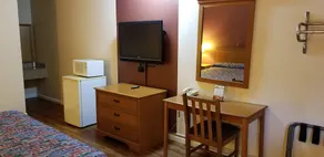 Economy Inn and Suites - Image 3