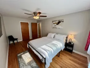 Red Ruby Spacious 2 Bedroom Apt 10 Minutes to Dwntwn - Image 5