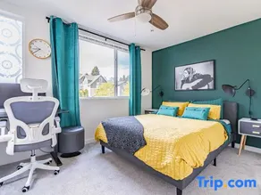 3BR | Rooftop, Family | West Seattle | Sophari - Image 1